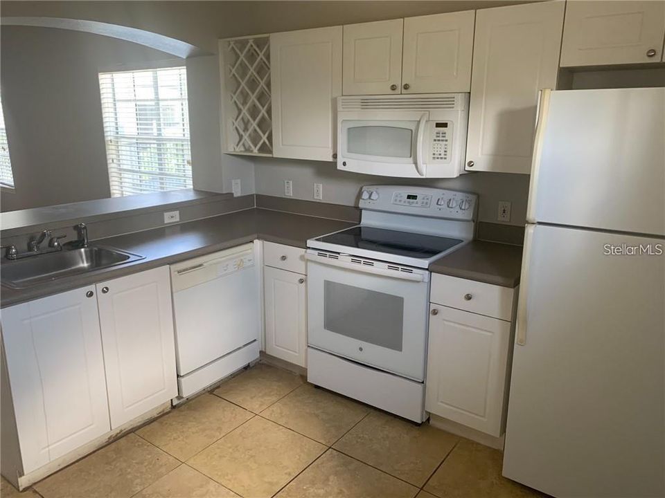 В аренду: $1,425 (1 спален, 1 ванн, 1008 Квадратных фут)