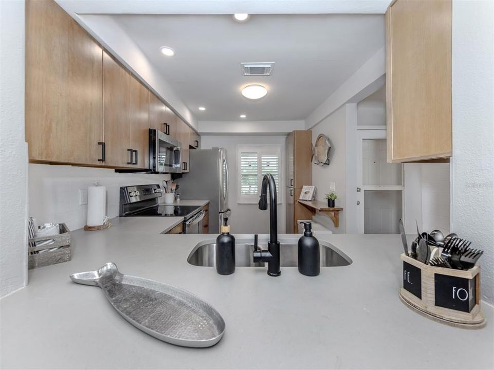 На продажу: $255,000 (2 спален, 2 ванн, 1064 Квадратных фут)