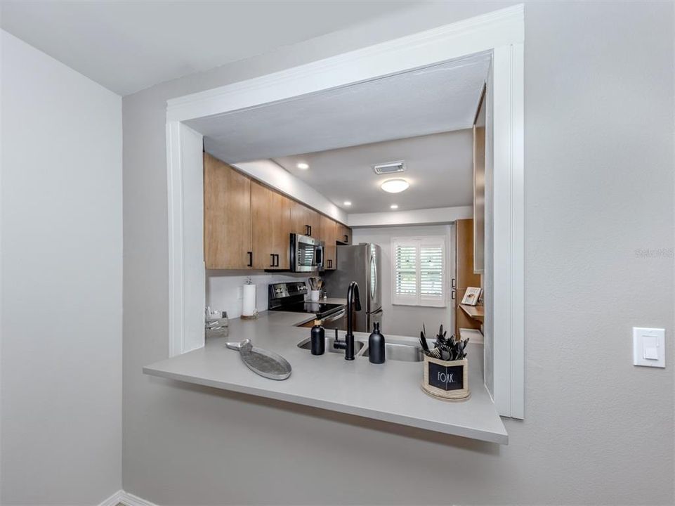 На продажу: $255,000 (2 спален, 2 ванн, 1064 Квадратных фут)