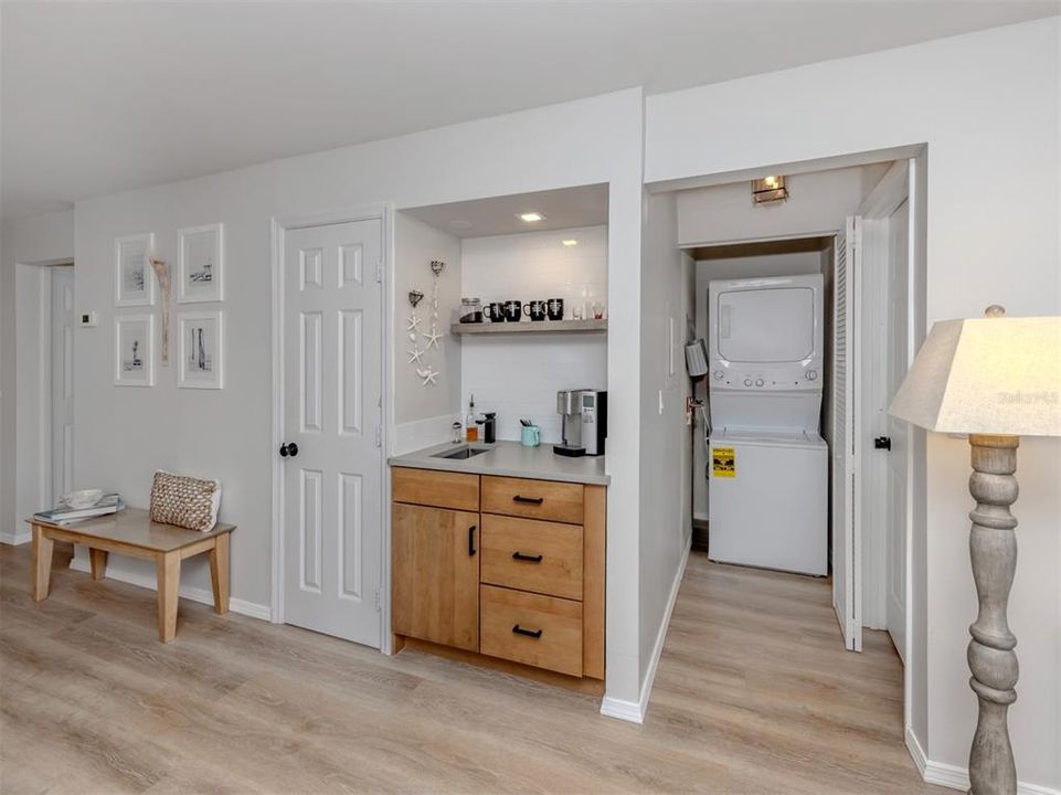 На продажу: $255,000 (2 спален, 2 ванн, 1064 Квадратных фут)