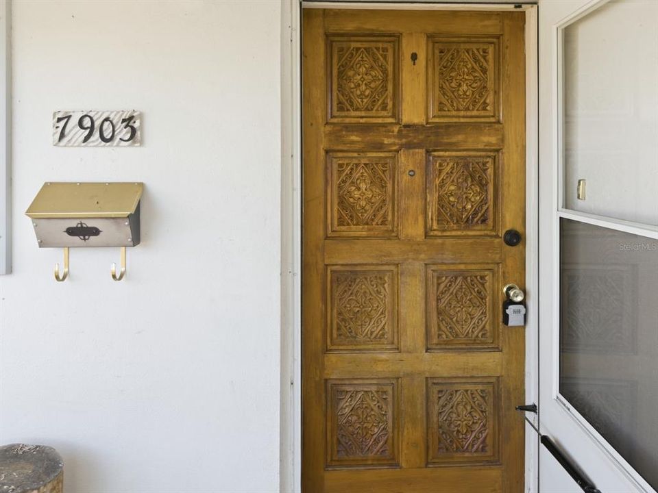 For Sale: $209,000 (2 beds, 2 baths, 1096 Square Feet)