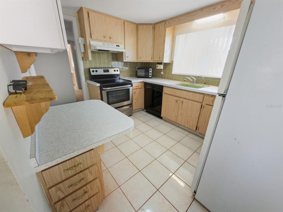 For Sale: $209,000 (2 beds, 2 baths, 1096 Square Feet)