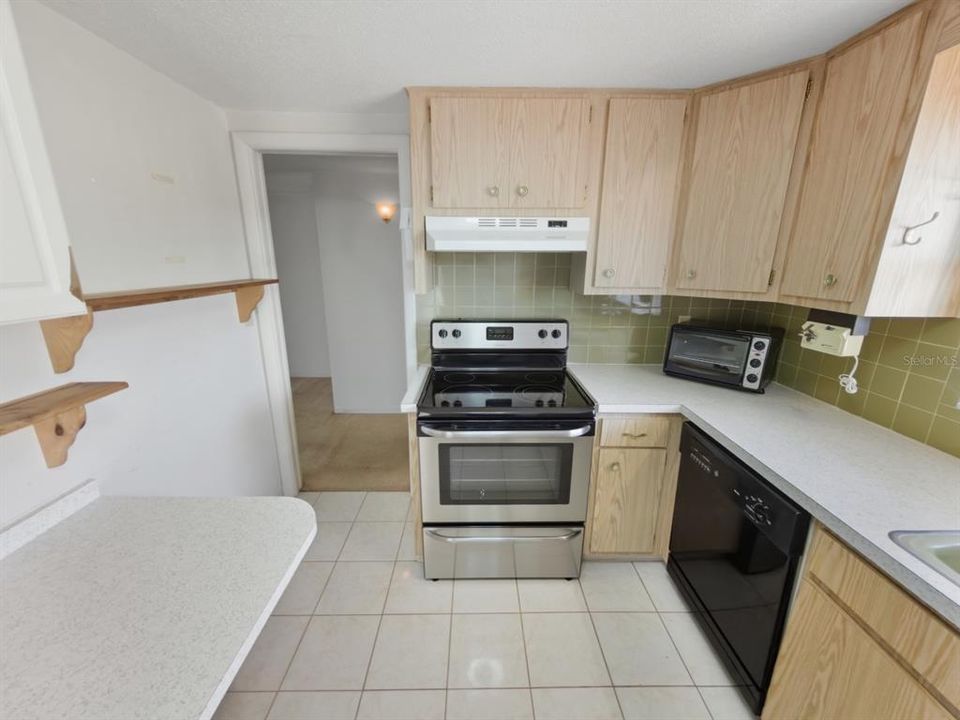 For Sale: $209,000 (2 beds, 2 baths, 1096 Square Feet)