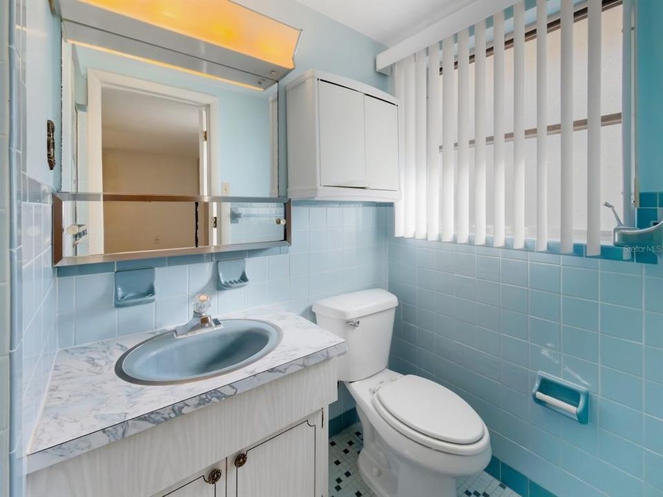 For Sale: $209,000 (2 beds, 2 baths, 1096 Square Feet)