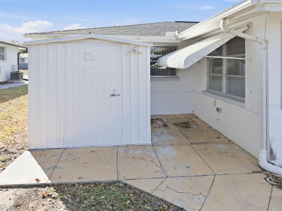 For Sale: $209,000 (2 beds, 2 baths, 1096 Square Feet)