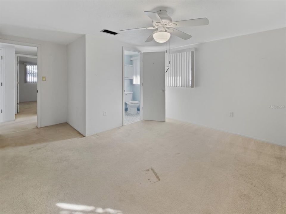 For Sale: $209,000 (2 beds, 2 baths, 1096 Square Feet)