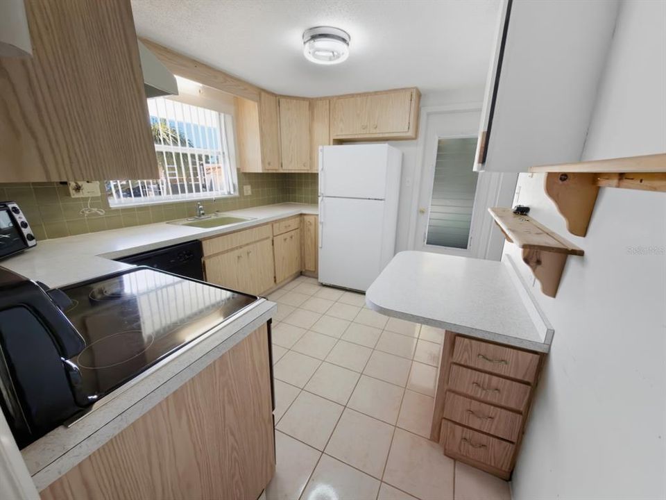 For Sale: $209,000 (2 beds, 2 baths, 1096 Square Feet)