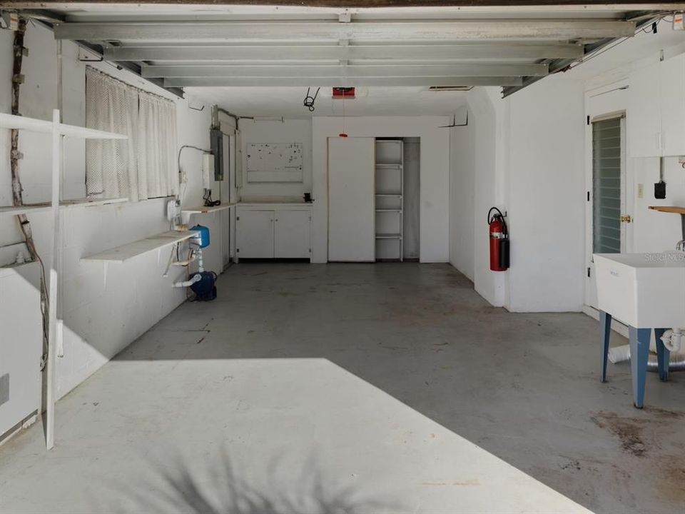 For Sale: $209,000 (2 beds, 2 baths, 1096 Square Feet)