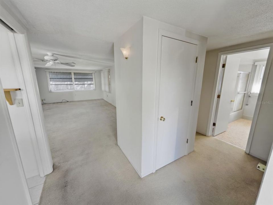 For Sale: $209,000 (2 beds, 2 baths, 1096 Square Feet)