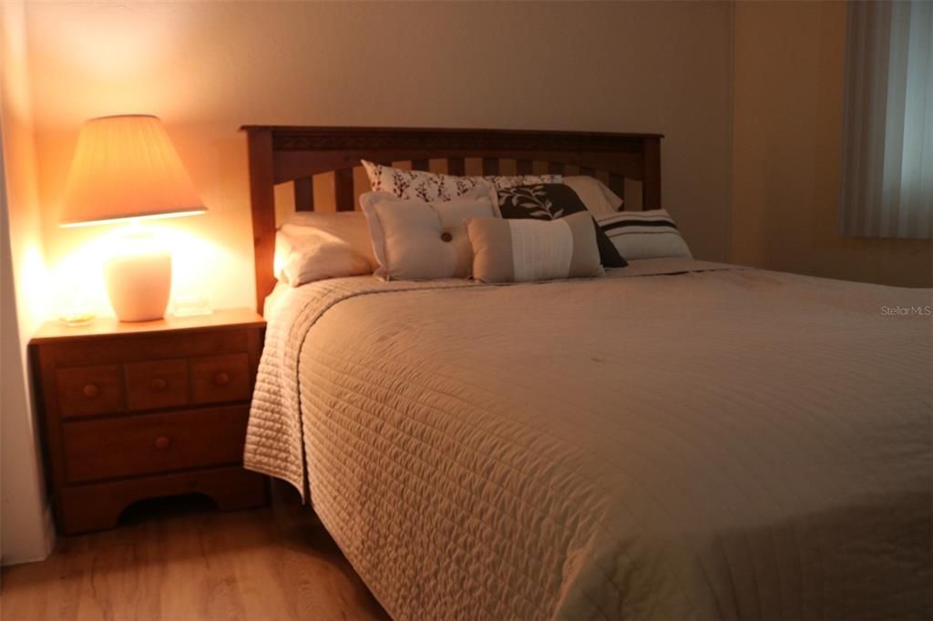 待售: $140,000 (2 贝兹, 2 浴室, 912 平方英尺)