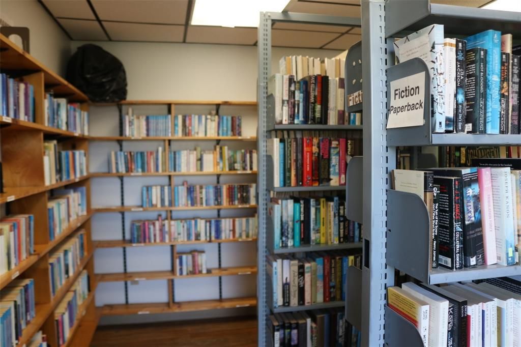 待售: $140,000 (2 贝兹, 2 浴室, 912 平方英尺)