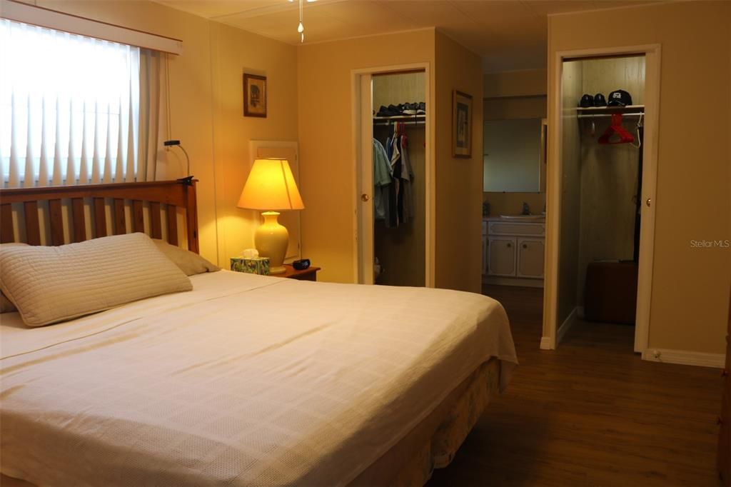 待售: $140,000 (2 贝兹, 2 浴室, 912 平方英尺)