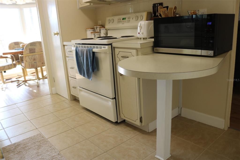 待售: $140,000 (2 贝兹, 2 浴室, 912 平方英尺)