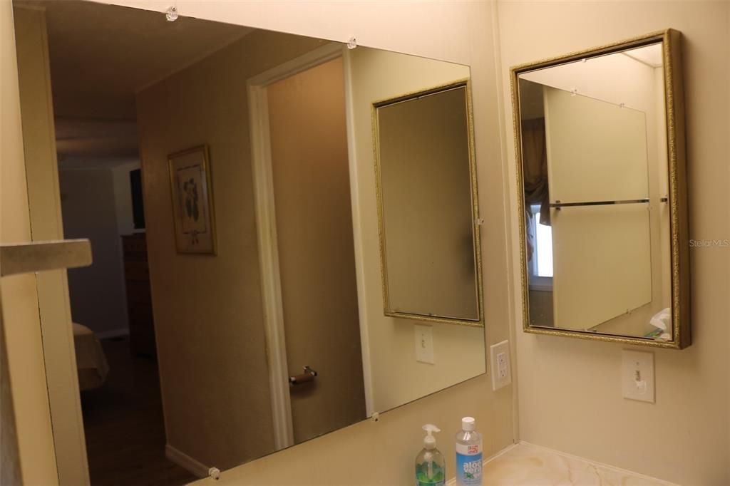 待售: $140,000 (2 贝兹, 2 浴室, 912 平方英尺)