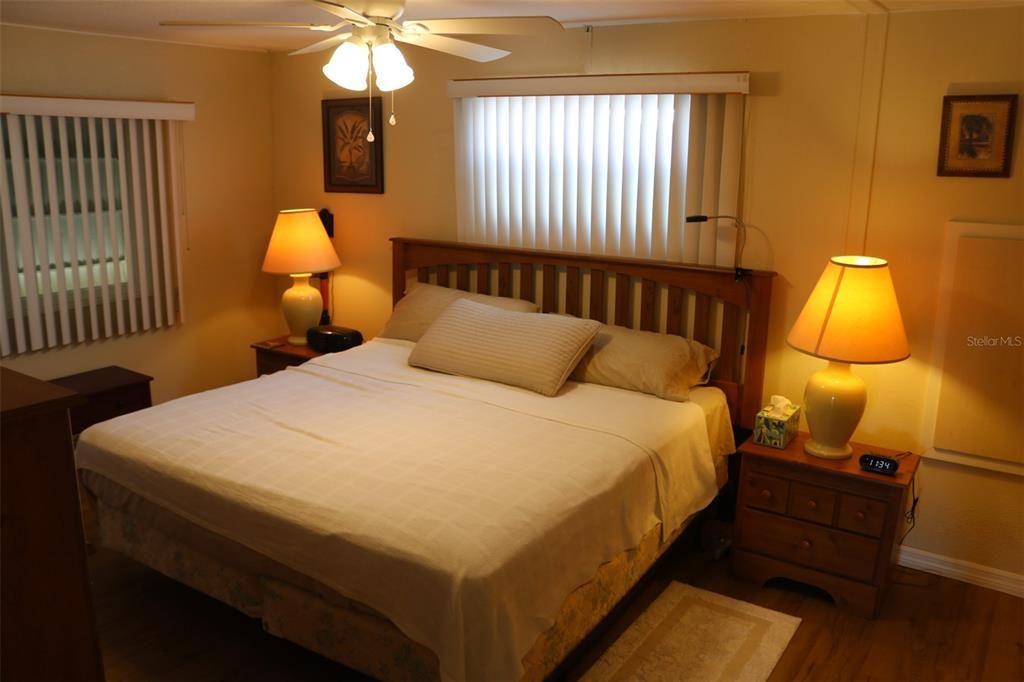 待售: $140,000 (2 贝兹, 2 浴室, 912 平方英尺)