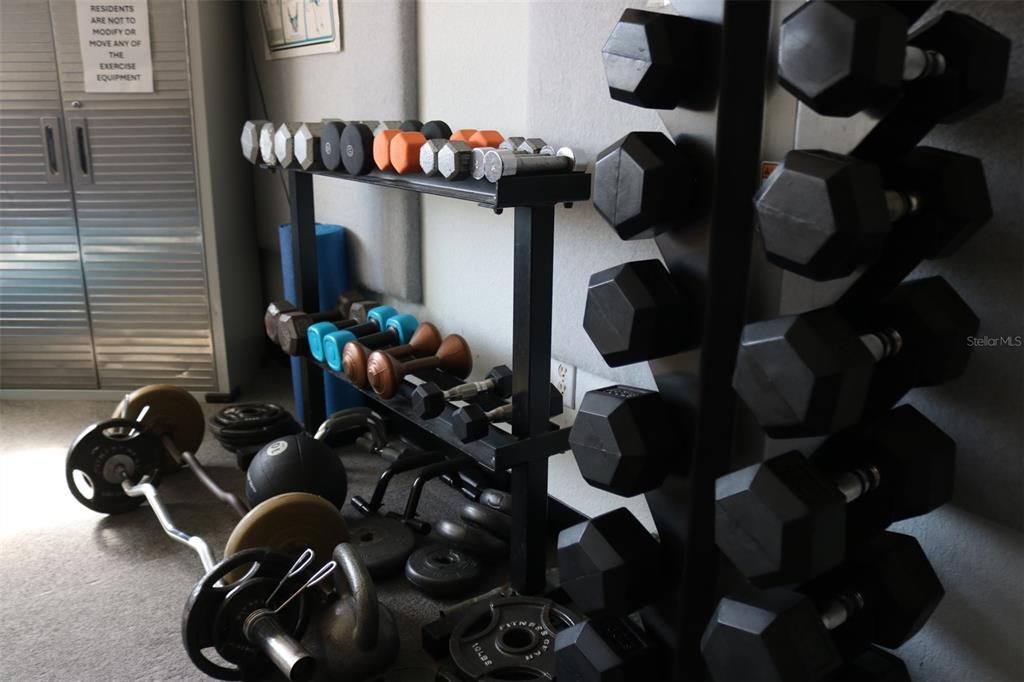 待售: $140,000 (2 贝兹, 2 浴室, 912 平方英尺)