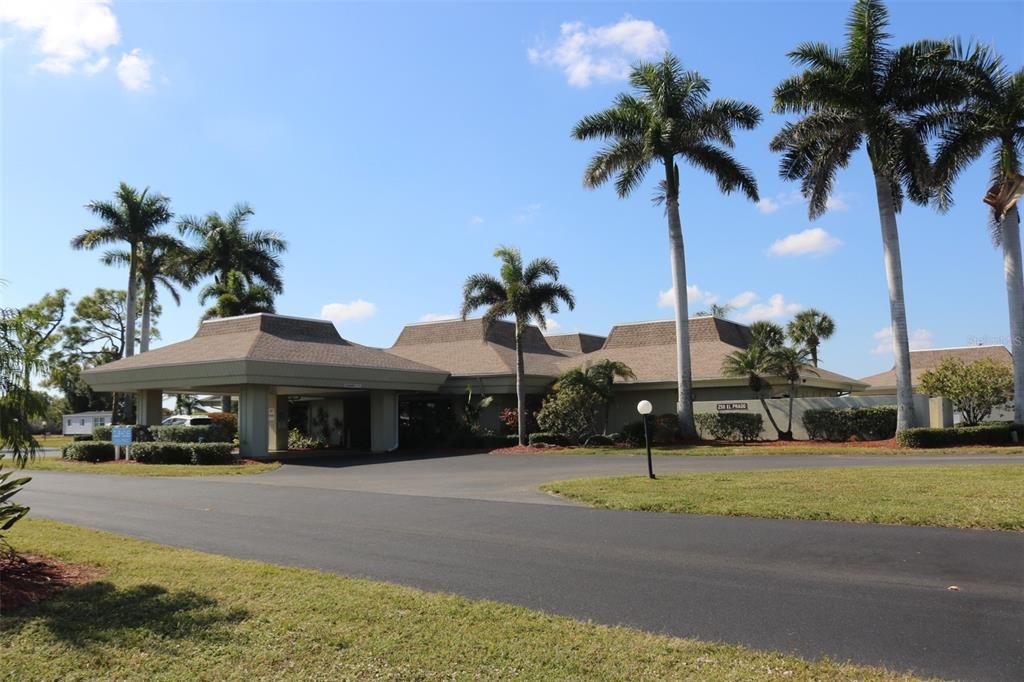 待售: $140,000 (2 贝兹, 2 浴室, 912 平方英尺)