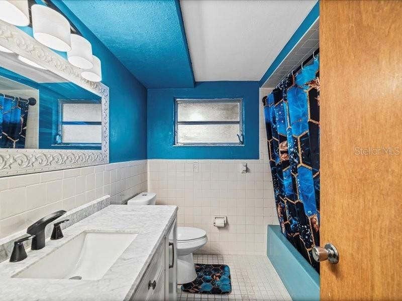 На продажу: $325,000 (3 спален, 2 ванн, 1702 Квадратных фут)