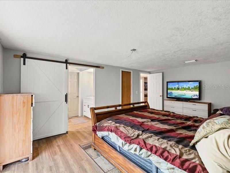 На продажу: $325,000 (3 спален, 2 ванн, 1702 Квадратных фут)