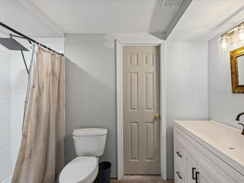 На продажу: $325,000 (3 спален, 2 ванн, 1702 Квадратных фут)