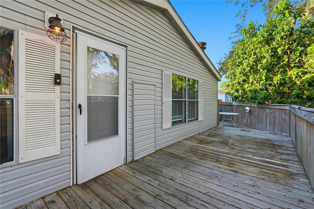 На продажу: $225,000 (3 спален, 2 ванн, 1701 Квадратных фут)