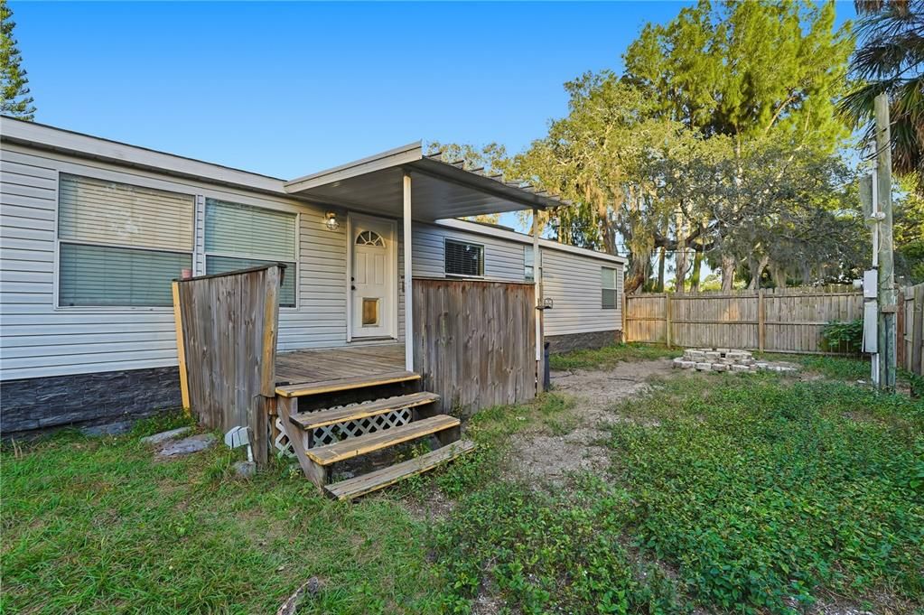 На продажу: $225,000 (3 спален, 2 ванн, 1701 Квадратных фут)