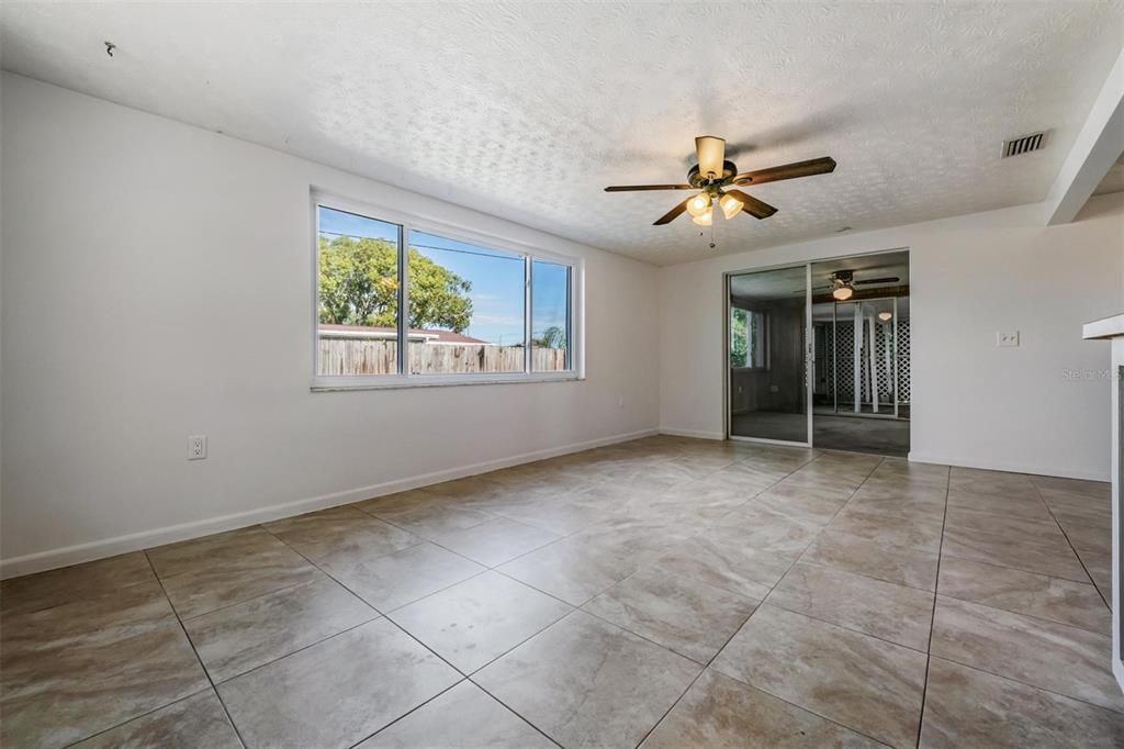 En Venta: $238,000 (2 camas, 1 baños, 1387 Pies cuadrados)