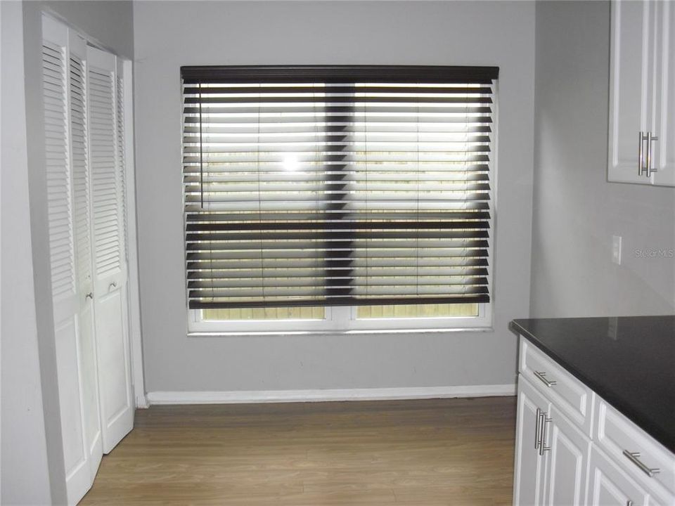 На продажу: $325,000 (3 спален, 2 ванн, 1611 Квадратных фут)