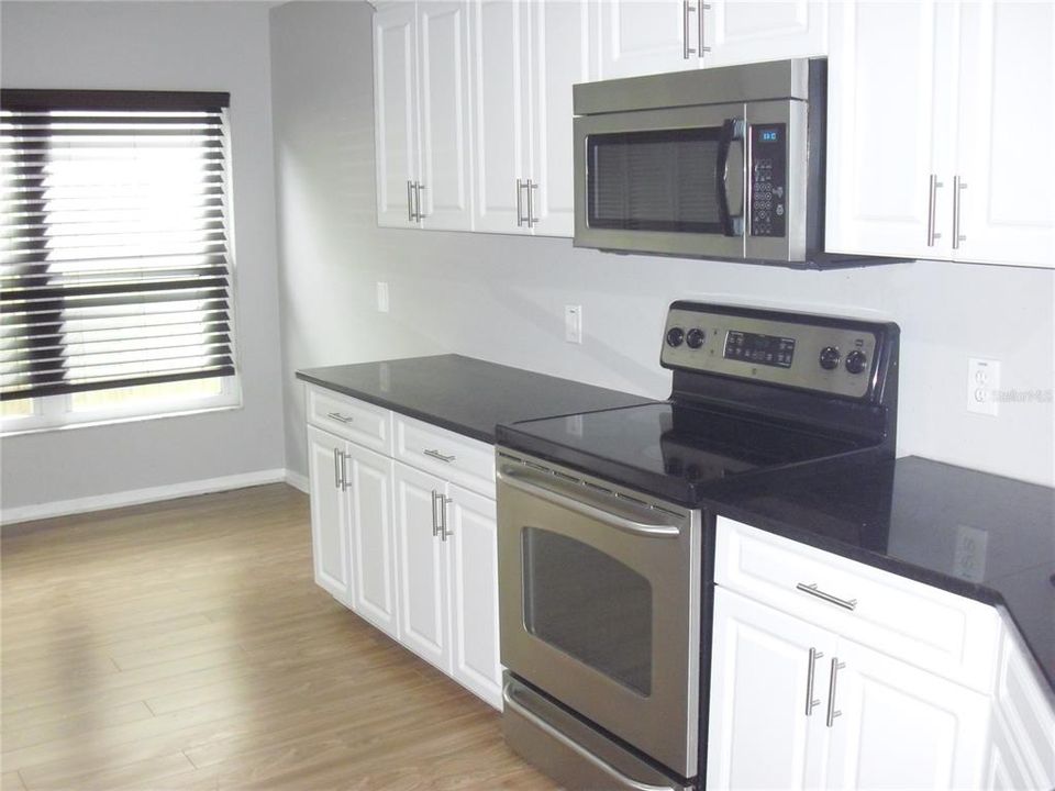 На продажу: $325,000 (3 спален, 2 ванн, 1611 Квадратных фут)