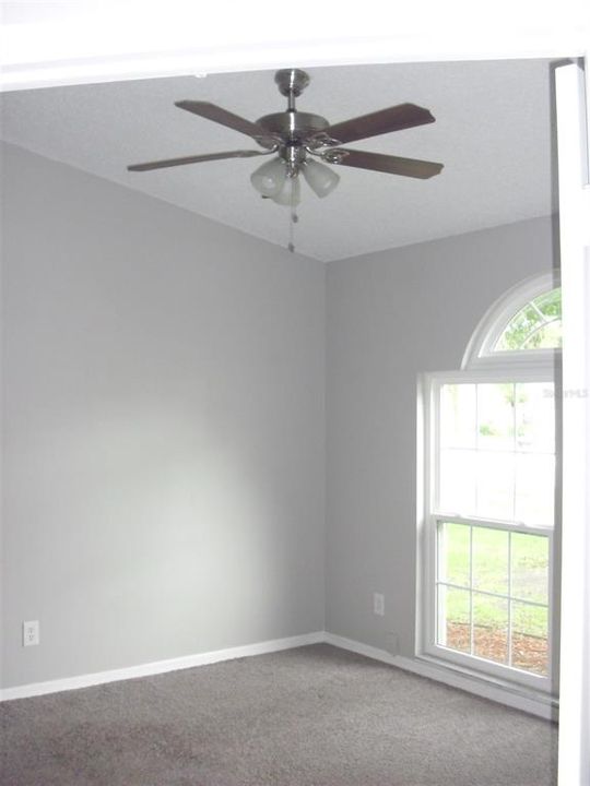 На продажу: $325,000 (3 спален, 2 ванн, 1611 Квадратных фут)