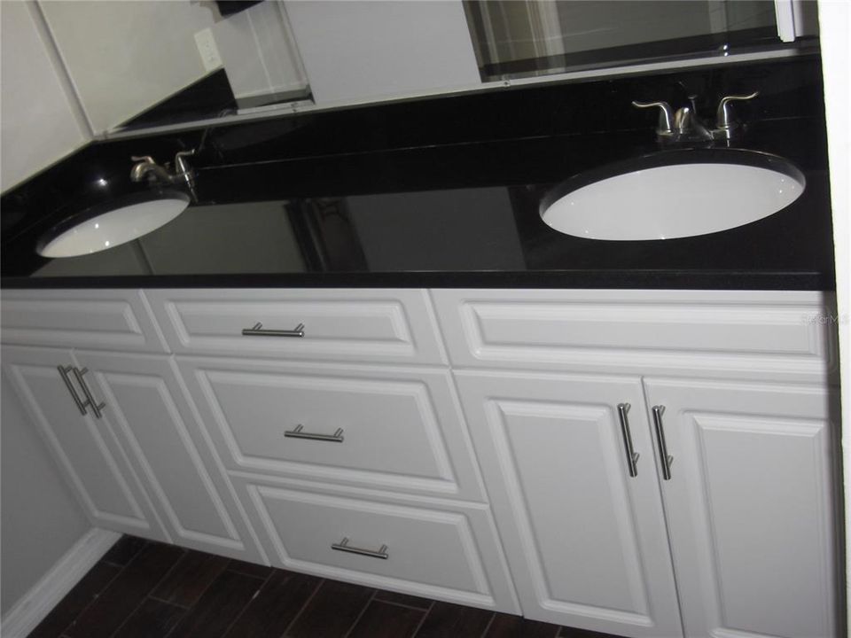 На продажу: $325,000 (3 спален, 2 ванн, 1611 Квадратных фут)