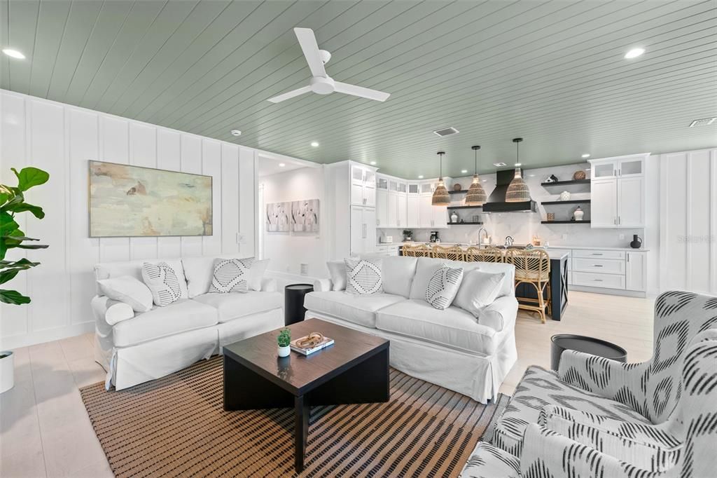 На продажу: $3,950,000 (8 спален, 9 ванн, 4060 Квадратных фут)