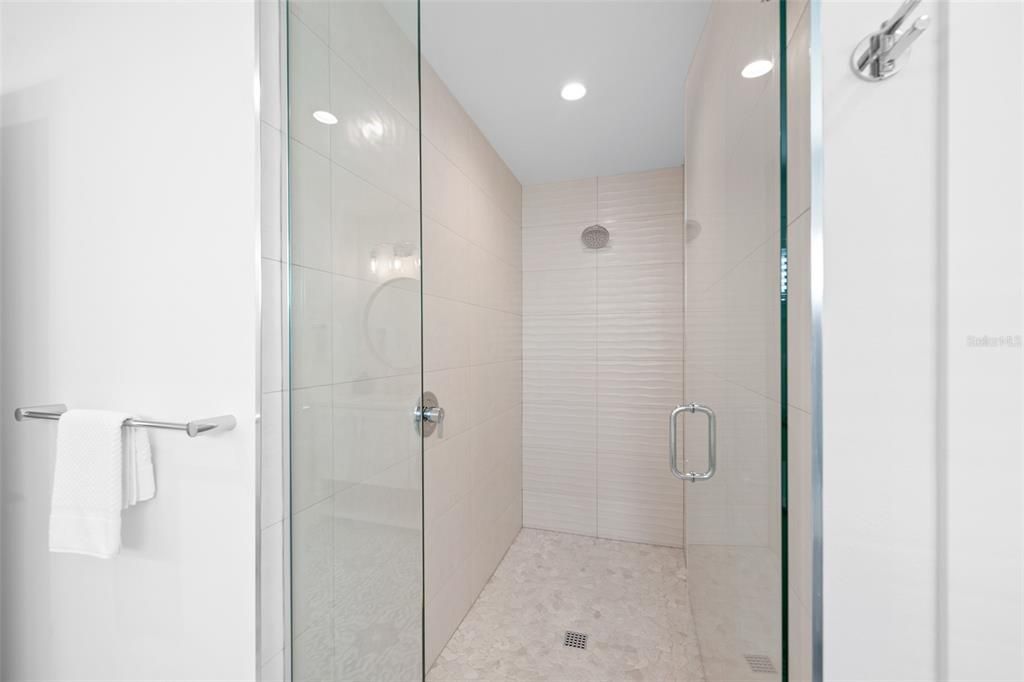 На продажу: $3,950,000 (8 спален, 9 ванн, 4060 Квадратных фут)