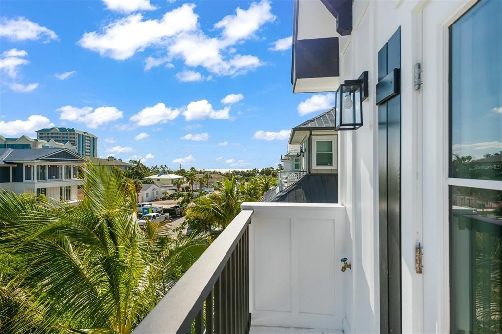 На продажу: $3,950,000 (8 спален, 9 ванн, 4060 Квадратных фут)