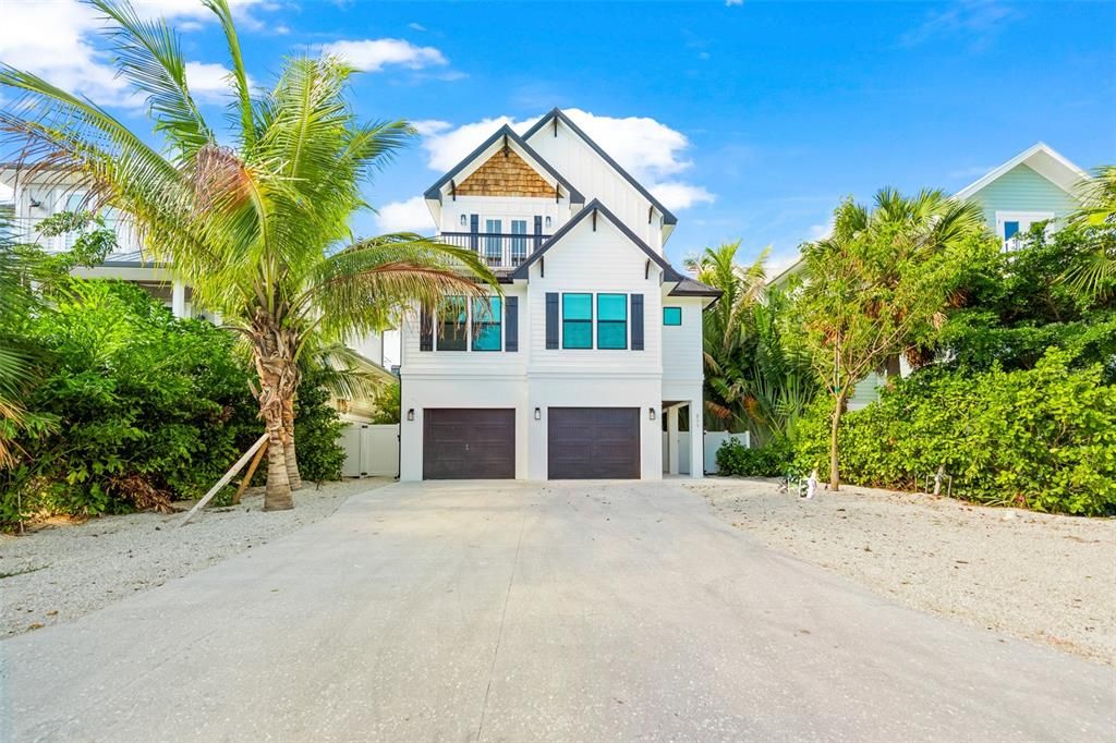 На продажу: $3,950,000 (8 спален, 9 ванн, 4060 Квадратных фут)