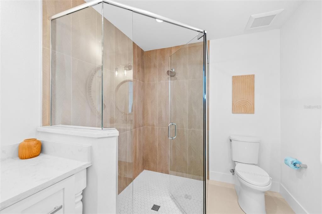 На продажу: $3,950,000 (8 спален, 9 ванн, 4060 Квадратных фут)