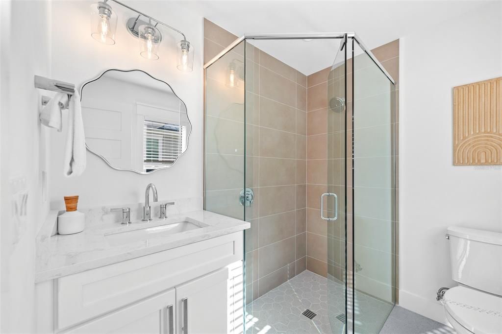 На продажу: $3,950,000 (8 спален, 9 ванн, 4060 Квадратных фут)