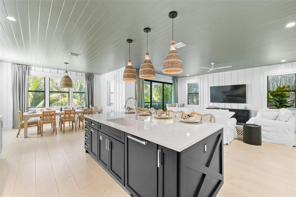 На продажу: $3,950,000 (8 спален, 9 ванн, 4060 Квадратных фут)