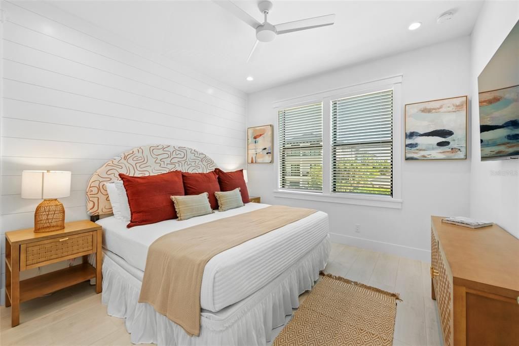 На продажу: $3,950,000 (8 спален, 9 ванн, 4060 Квадратных фут)