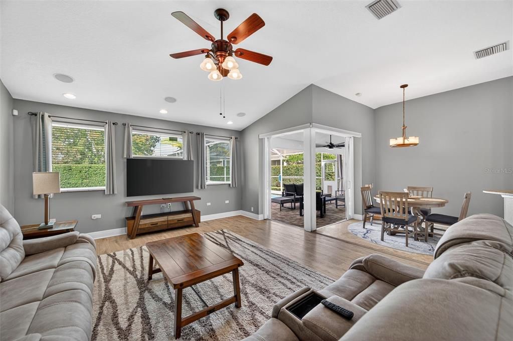 На продажу: $524,900 (3 спален, 2 ванн, 1745 Квадратных фут)