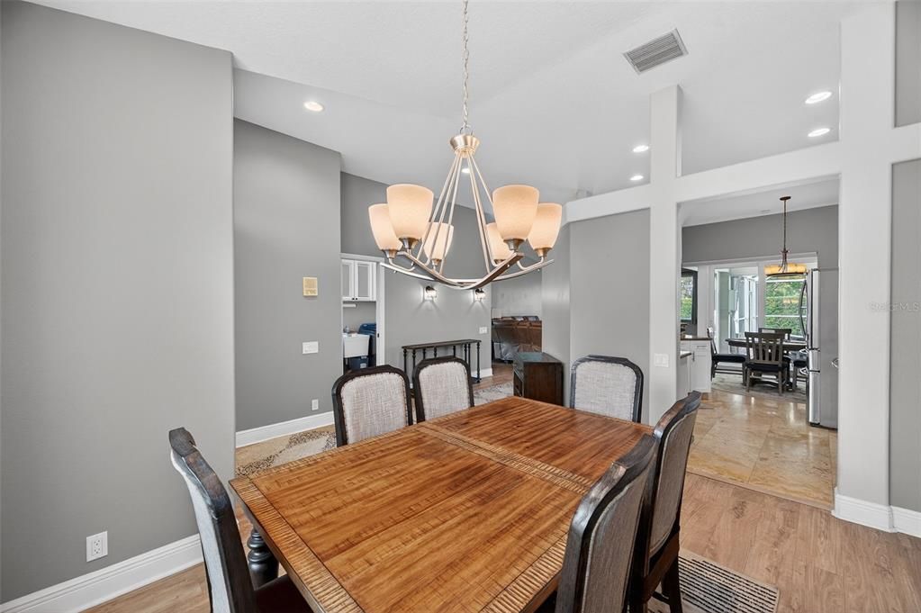 На продажу: $524,900 (3 спален, 2 ванн, 1745 Квадратных фут)