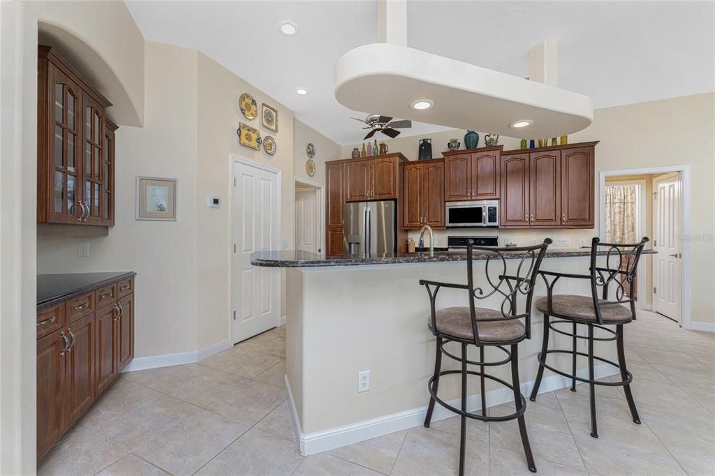 待售: $440,000 (3 贝兹, 3 浴室, 2297 平方英尺)