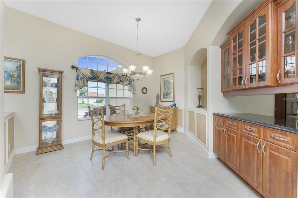 待售: $440,000 (3 贝兹, 3 浴室, 2297 平方英尺)