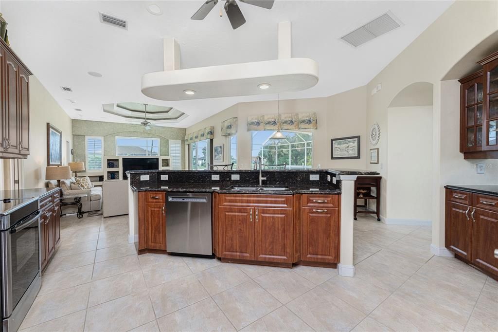 待售: $440,000 (3 贝兹, 3 浴室, 2297 平方英尺)