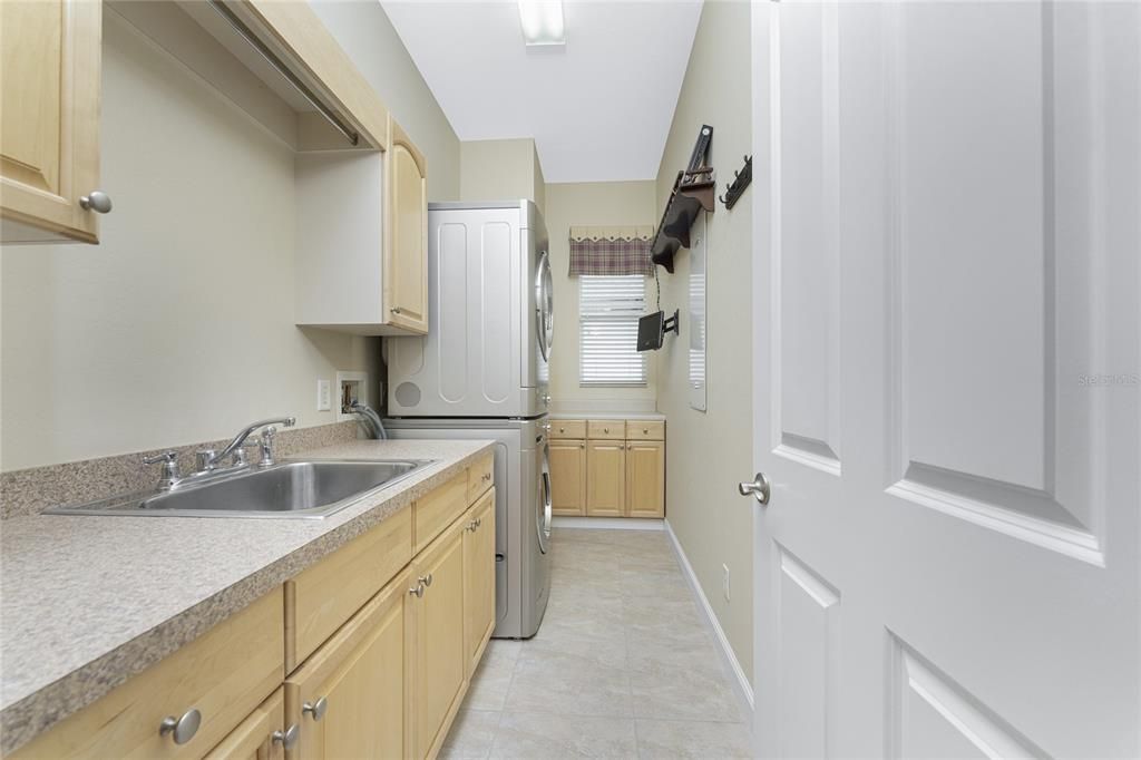 待售: $440,000 (3 贝兹, 3 浴室, 2297 平方英尺)