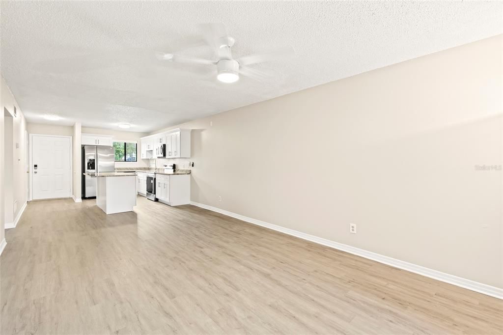 For Sale: $224,999 (2 beds, 2 baths, 936 Square Feet)