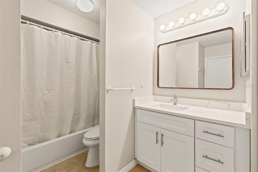 For Sale: $224,999 (2 beds, 2 baths, 936 Square Feet)