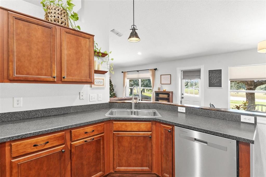 Active With Contract: $375,000 (4 beds, 2 baths, 2035 Square Feet)