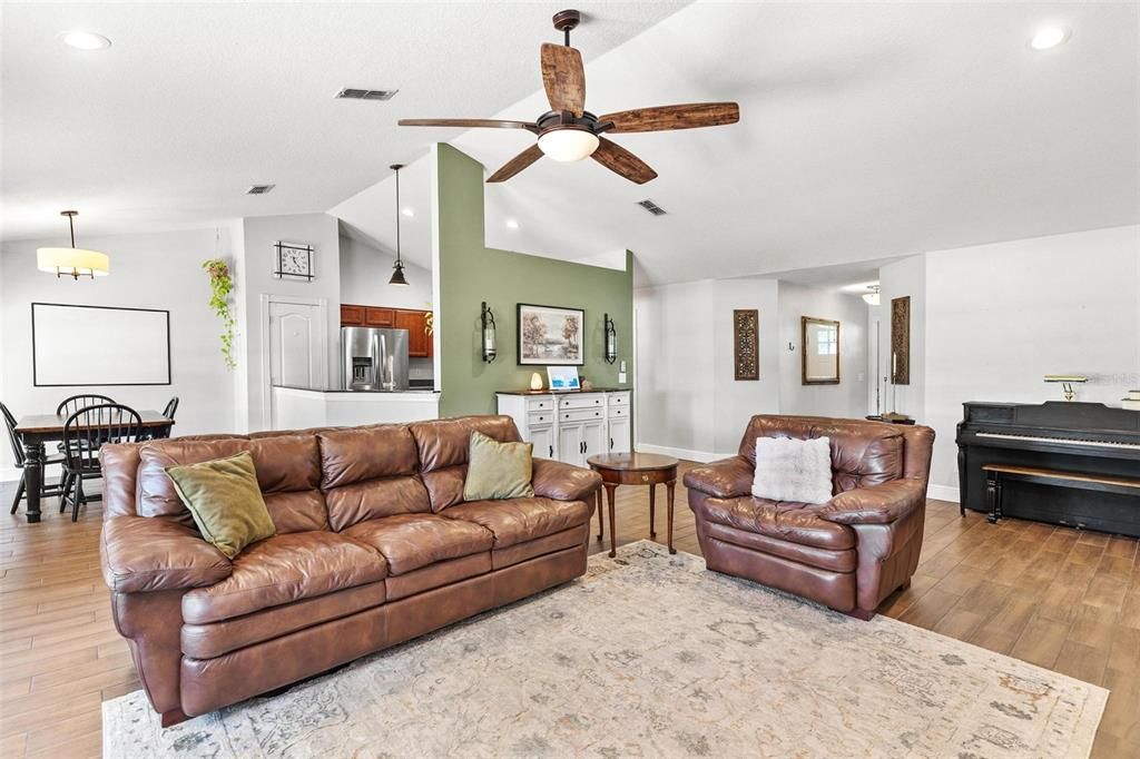 Active With Contract: $375,000 (4 beds, 2 baths, 2035 Square Feet)