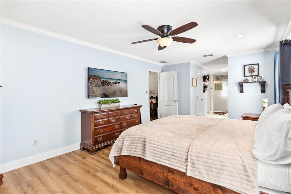 Active With Contract: $375,000 (4 beds, 2 baths, 2035 Square Feet)